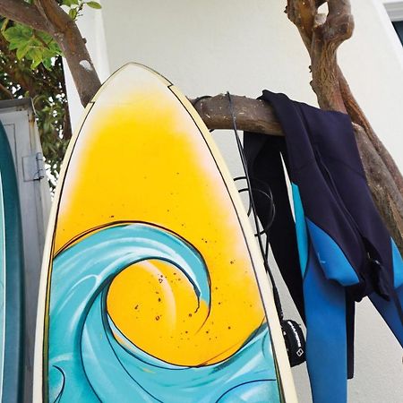 Getwet Surfcamp Bed & Breakfast Costa da Caparica Exterior photo